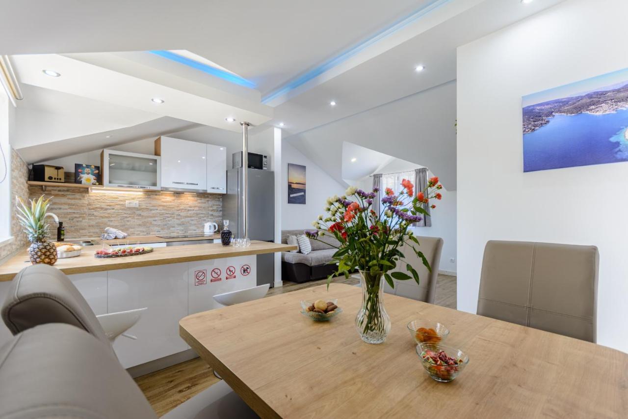 Apartment Darka 1 Sumartin Bagian luar foto