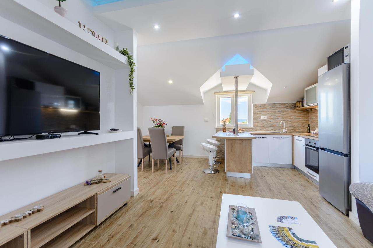 Apartment Darka 1 Sumartin Bagian luar foto