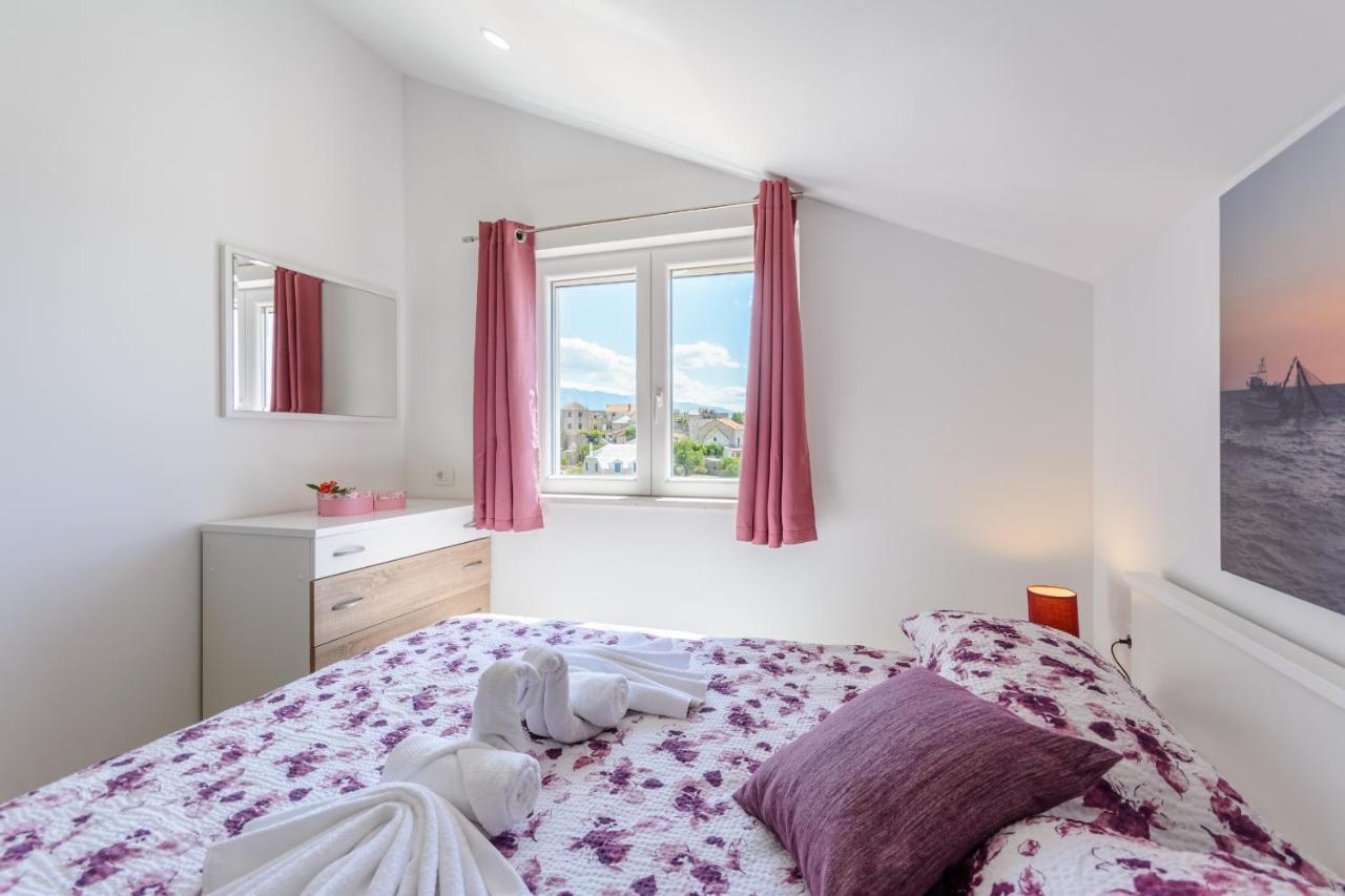 Apartment Darka 1 Sumartin Bagian luar foto