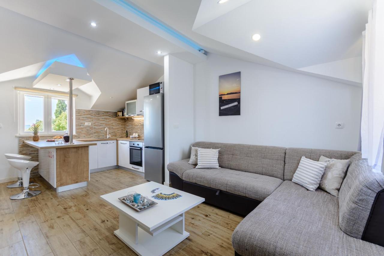 Apartment Darka 1 Sumartin Bagian luar foto