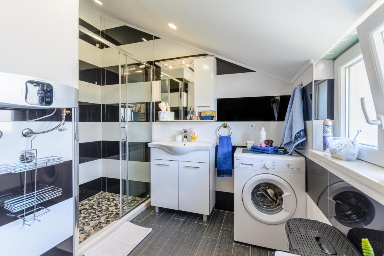 Apartment Darka 1 Sumartin Bagian luar foto