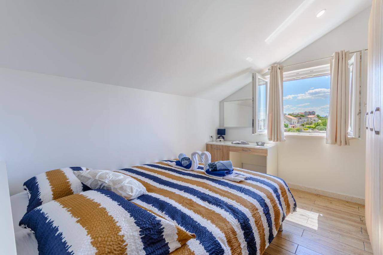 Apartment Darka 1 Sumartin Bagian luar foto
